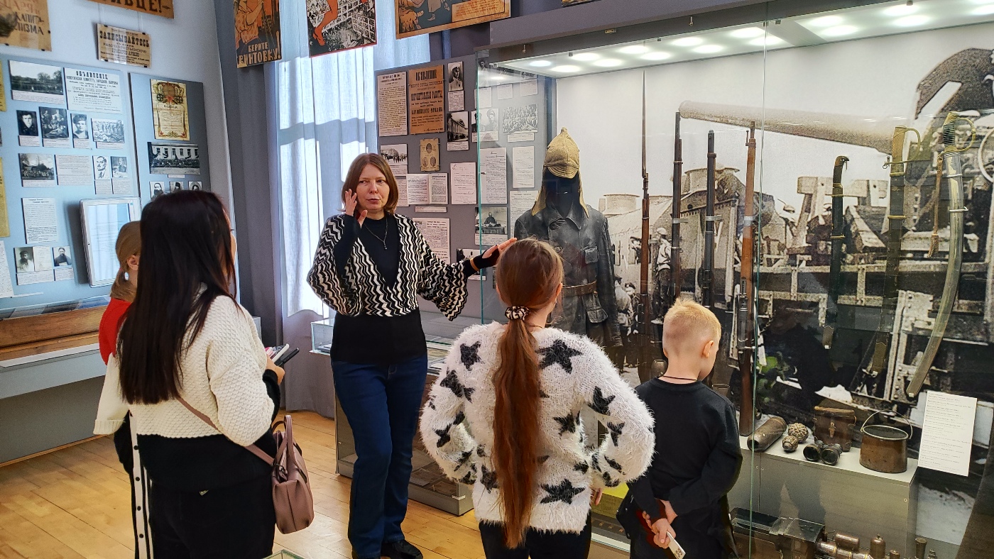 Ко Дню защитника Отечества в Саратовском областном музее краеведения прошли мероприятия
